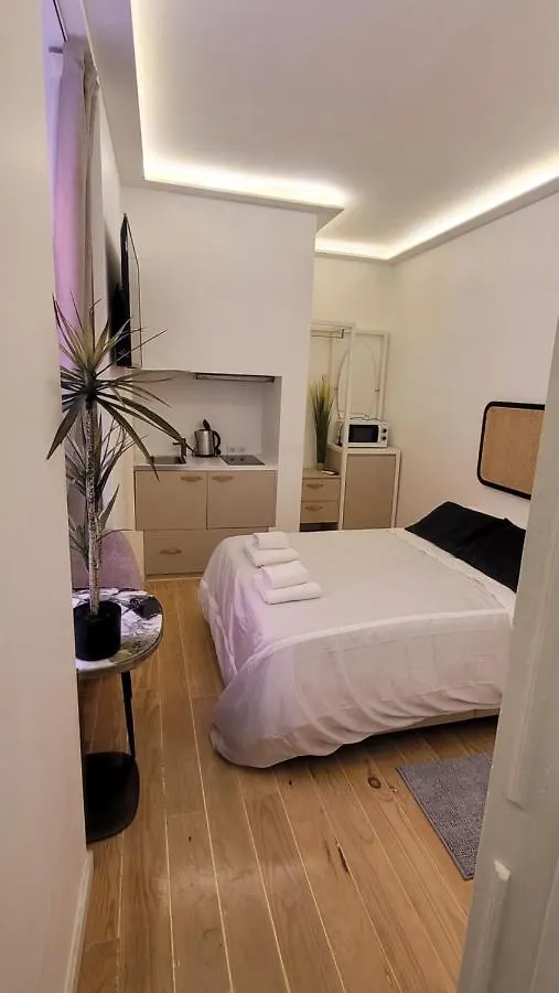 Tiny Studio Rosa - Bairro Alto Lizbona